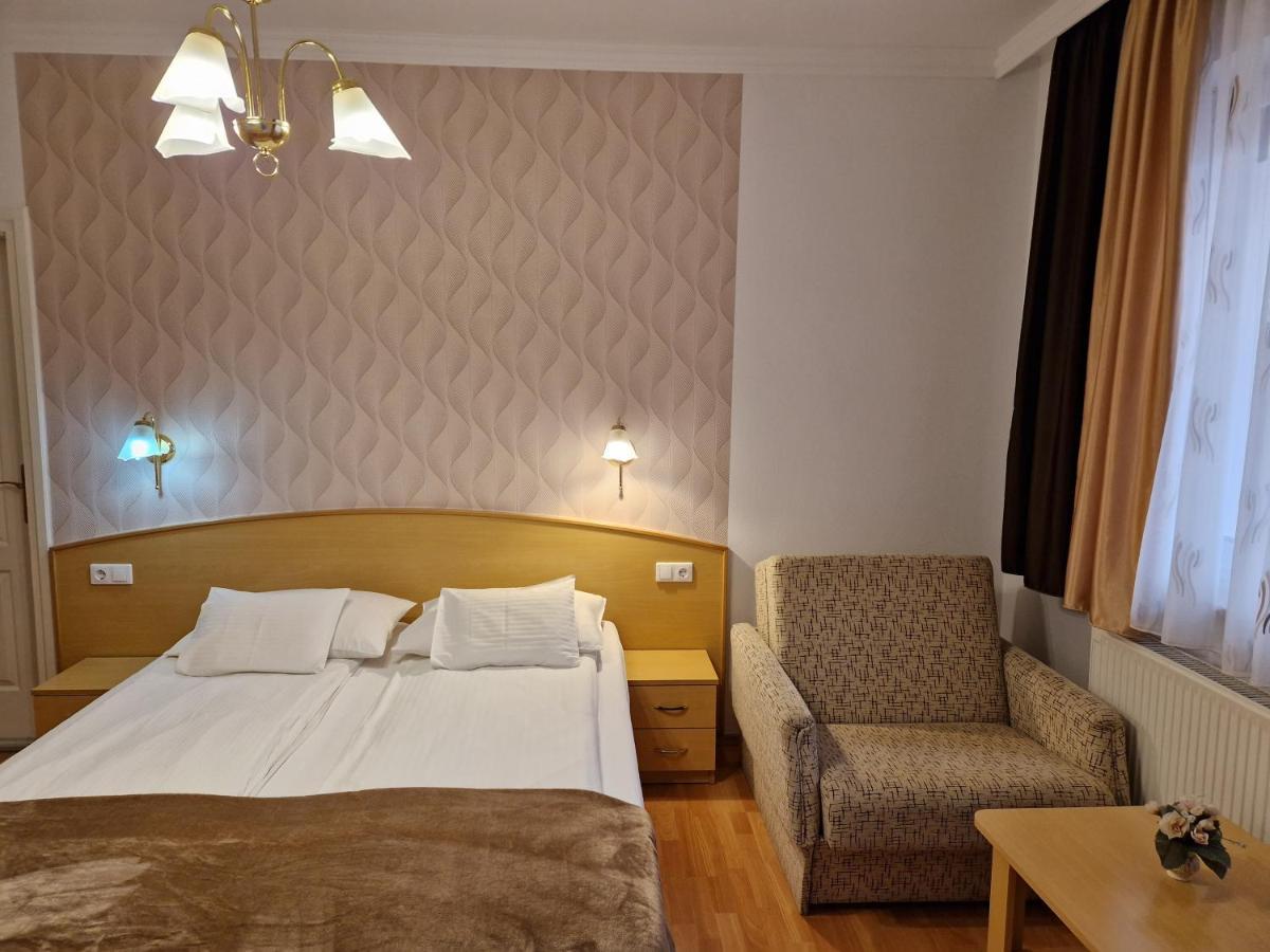 Hotel Eva Panzio Sárvár Exterior foto
