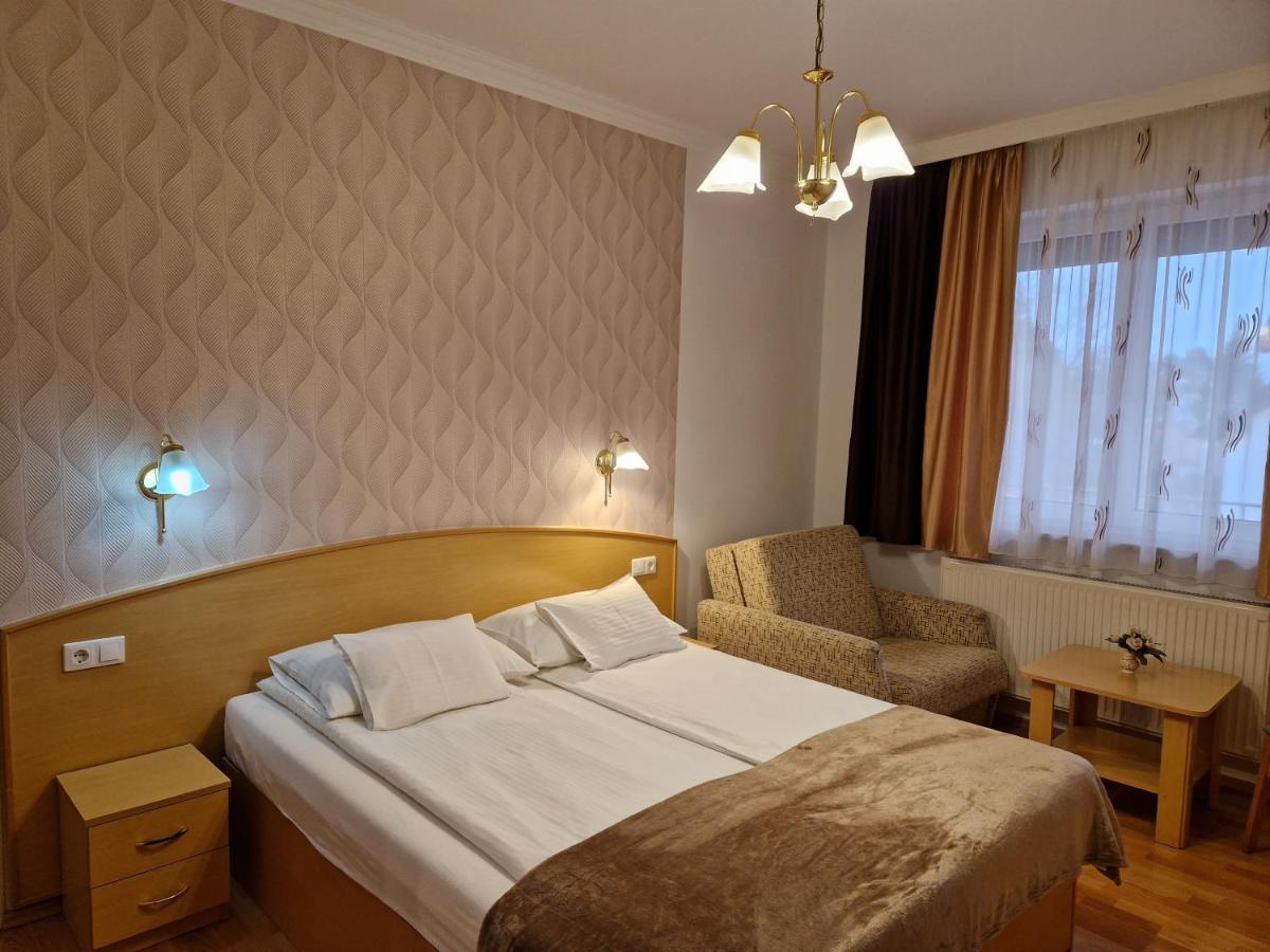 Hotel Eva Panzio Sárvár Exterior foto